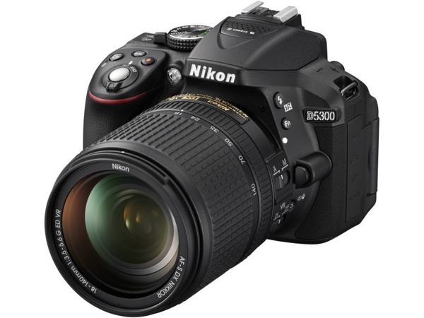 Nikon D5300 + 18-140 AF-S DX VR