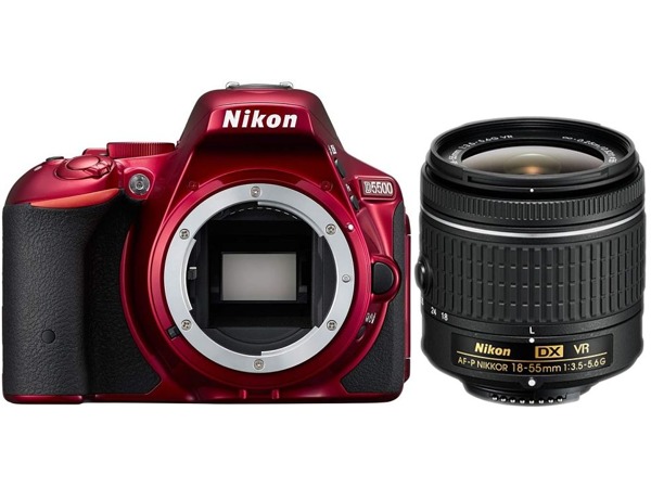 Nikon D5500 + 18-55 mm AF-P VR červený
