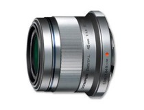 OLYMPUS ZUIKO DIGITAL M 45/1,8 stříbrný