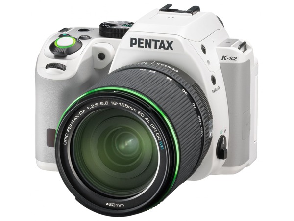 Pentax K-S2 + 18-135 WR bílý