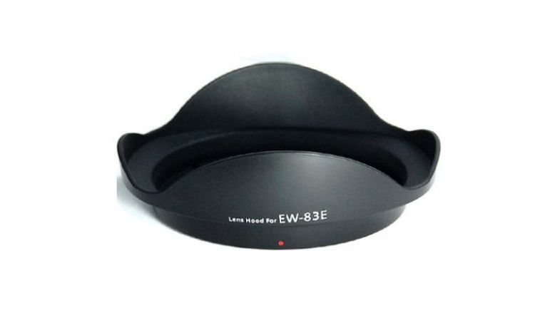 Sluneční clona Canon EW-83E