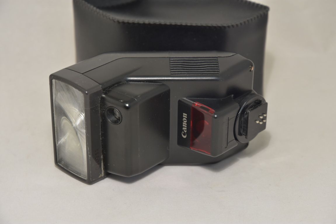 K 3151 BLESK CANON 300 EZ