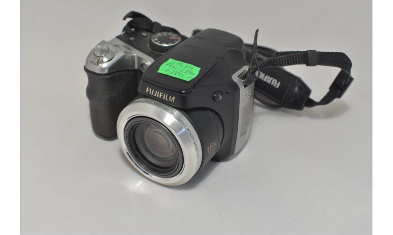 K 14314 FUJIFILM S 8100