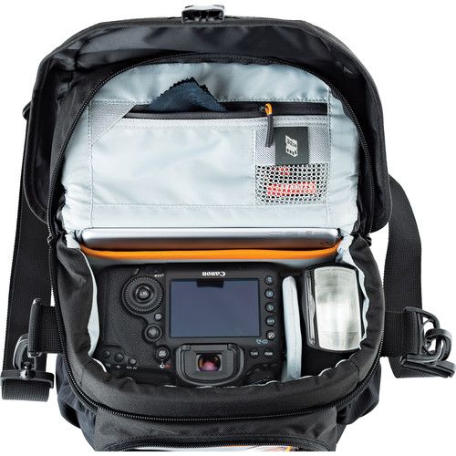 Lowepro brašna Nova 170 AW II (black) 