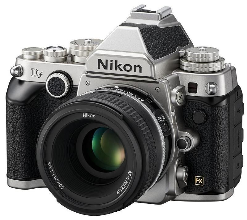 Nikon Df stříbrný + 50 mm f/1,8 G SE