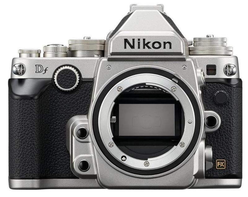 Nikon Df stříbrný