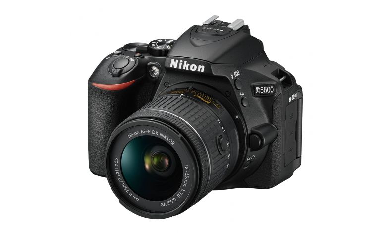 Nikon D5600 + 18-55 mm AF-P VR