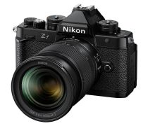 Nikon Z f + Z 24-70mm f/4 S - obrázek