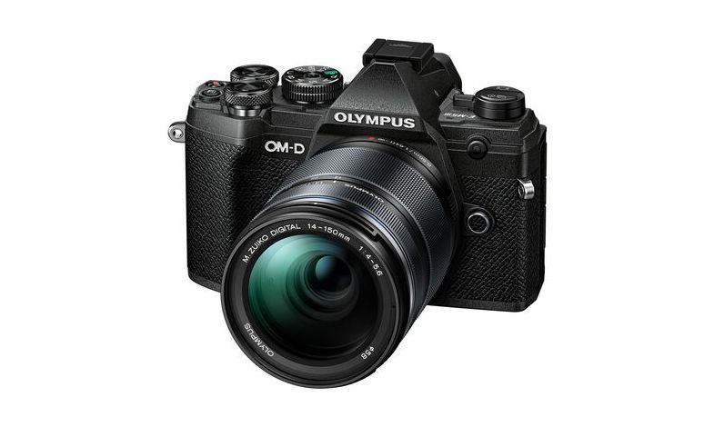 Olympus OM-D E-M5 mark III + 14-150mm