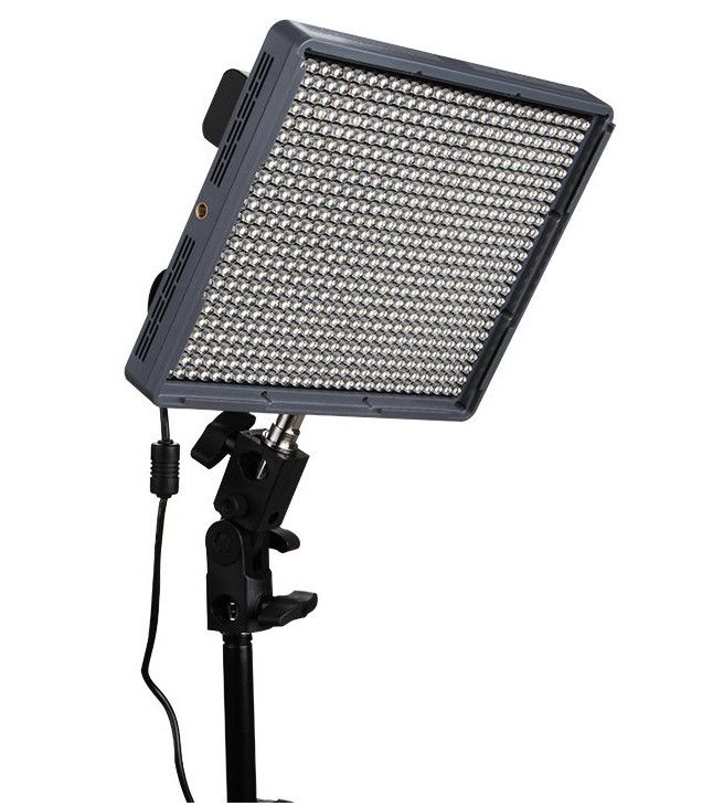 Aputure Amaran AL-HR672C - LED video světlo (3200-5500K) CRI 95+ 