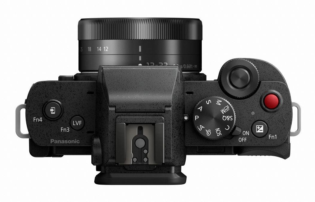 Panasonic Lumix DC-G100 + 12-32mm 