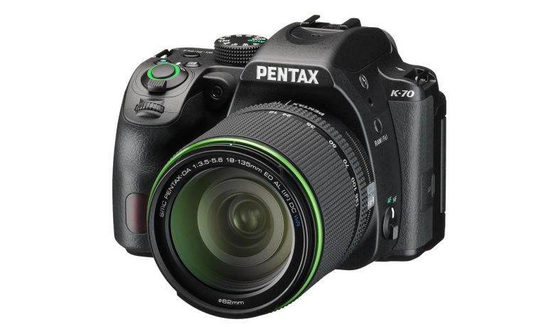 Pentax K-70 + 18-135 mm WR