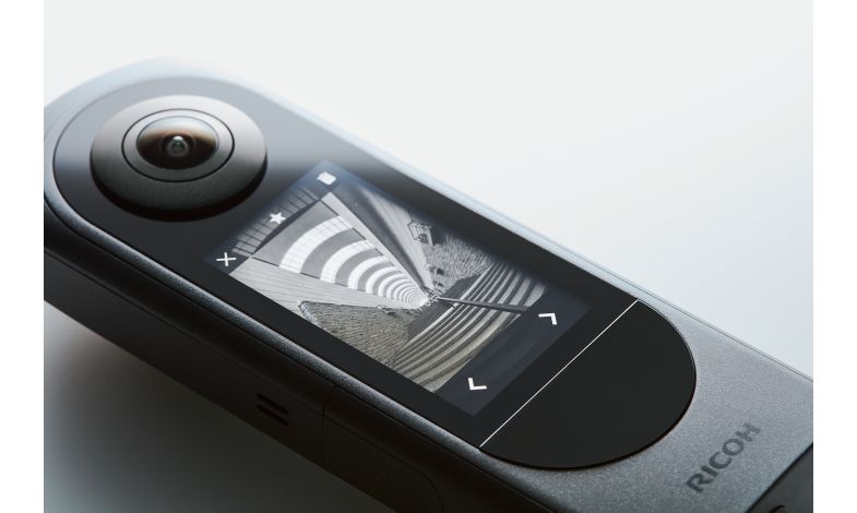 RICOH THETA X