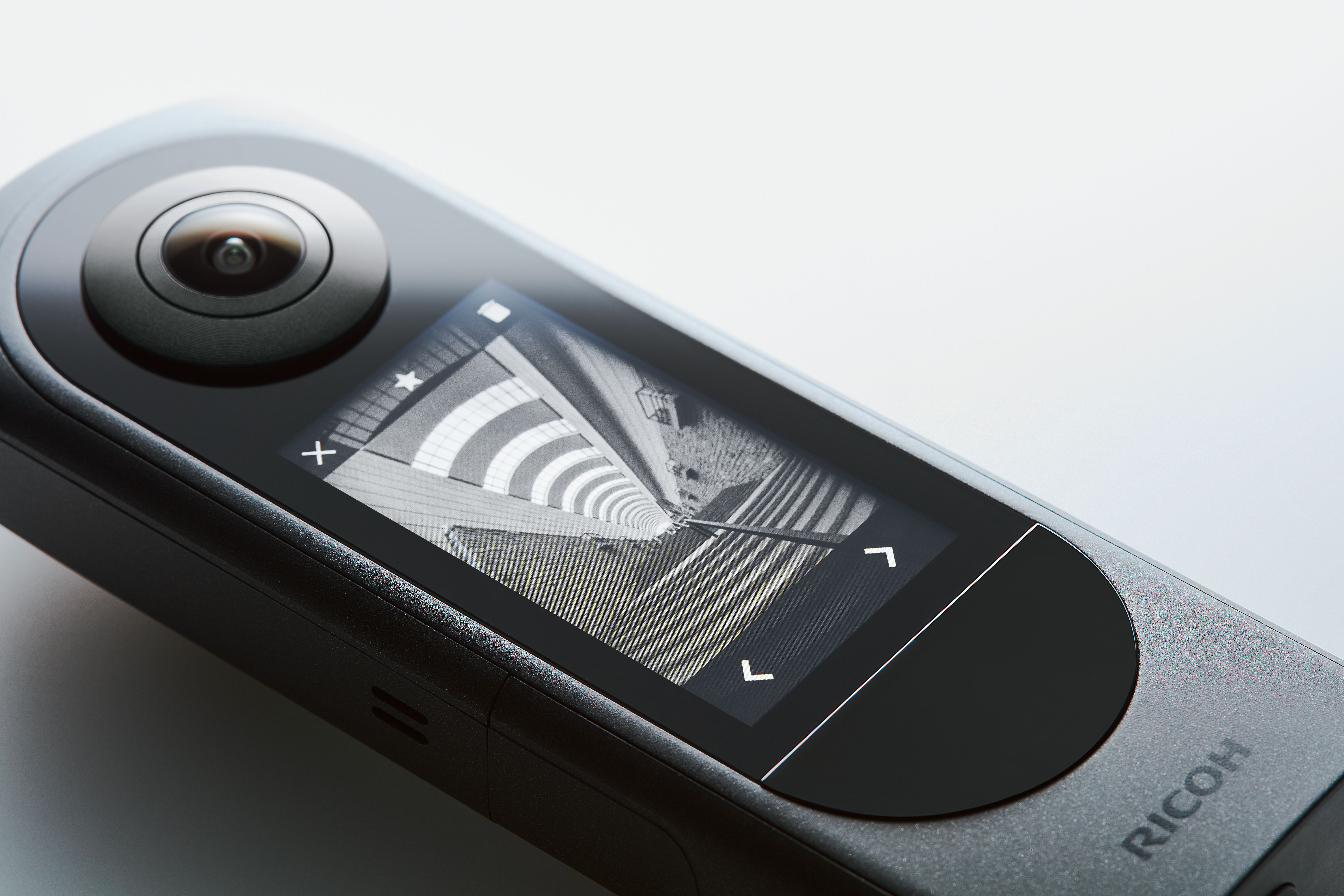 RICOH THETA X