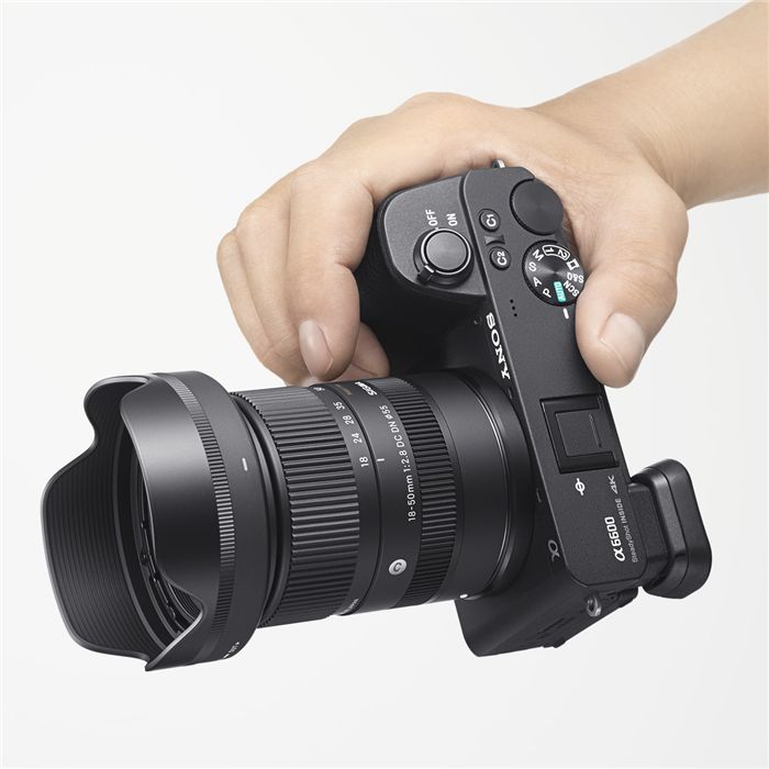 Sigma 18-50mm f/2,8 DC DN Contemporary (Sony E) 