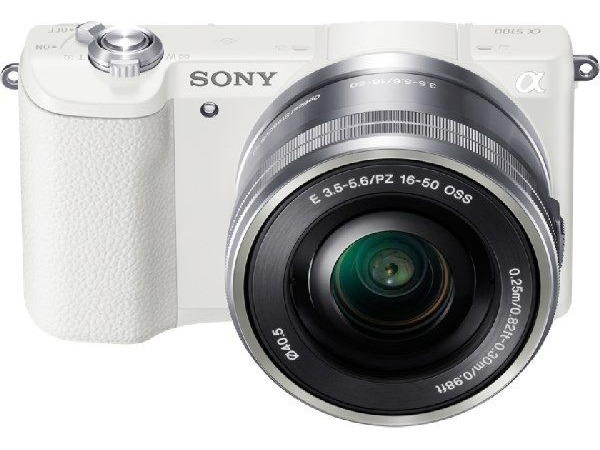 Sony Alpha A5100 + 16-50 mm bílý